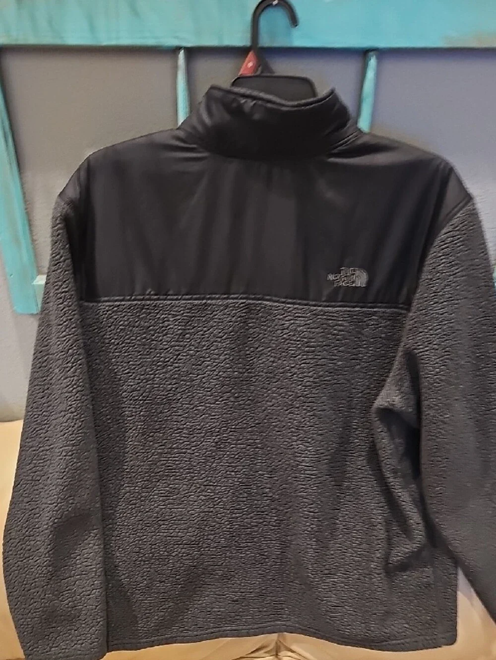 The North Face Men's Charcoal Gray Sherpa Fleece Half-Zip Pullover